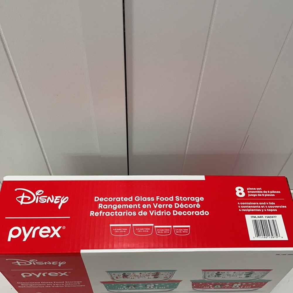 Disney Christmas Pyrex 8 Piece Set - Picture 3 of 6